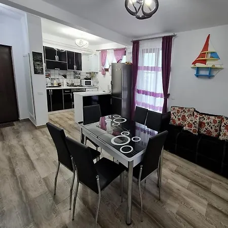 Langa Mare Năvodari